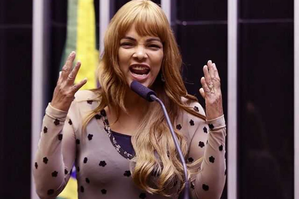 Flordelis convida público para comemoração de seu aniversário de 60 anos neste domingo (7)