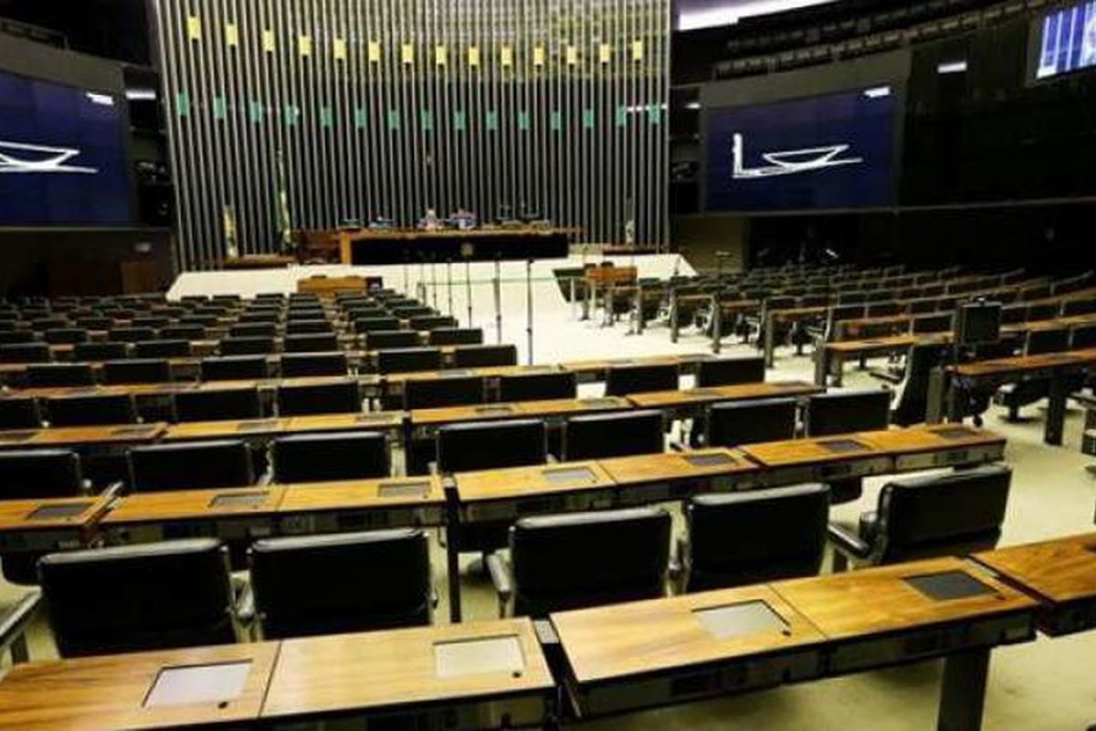 Congresso abre ano legislativo em sessão solene