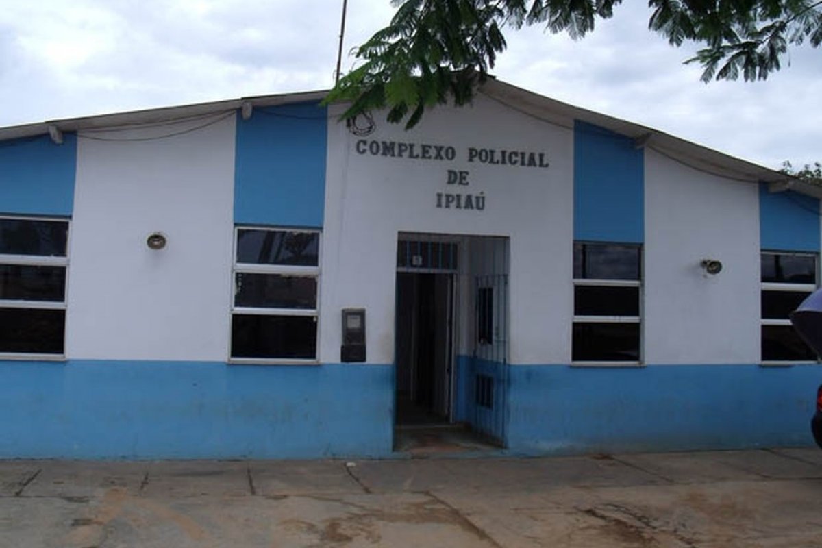 Homem é preso suspeito de agredir ex-namorada com chutes e socos no sul da Bahia