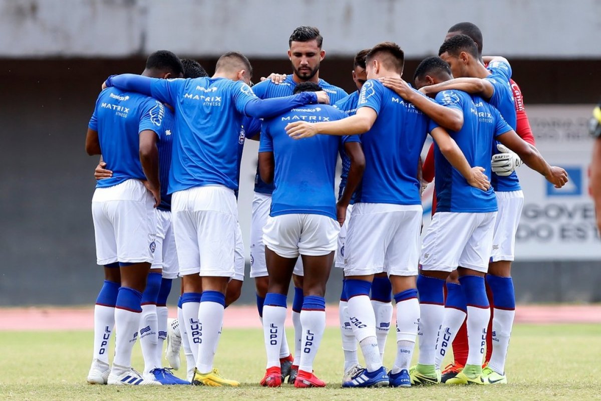 Cláudio Prates demonstra expectativa com sub-23: "Para um primeiro jogo-treino foi muito bom"