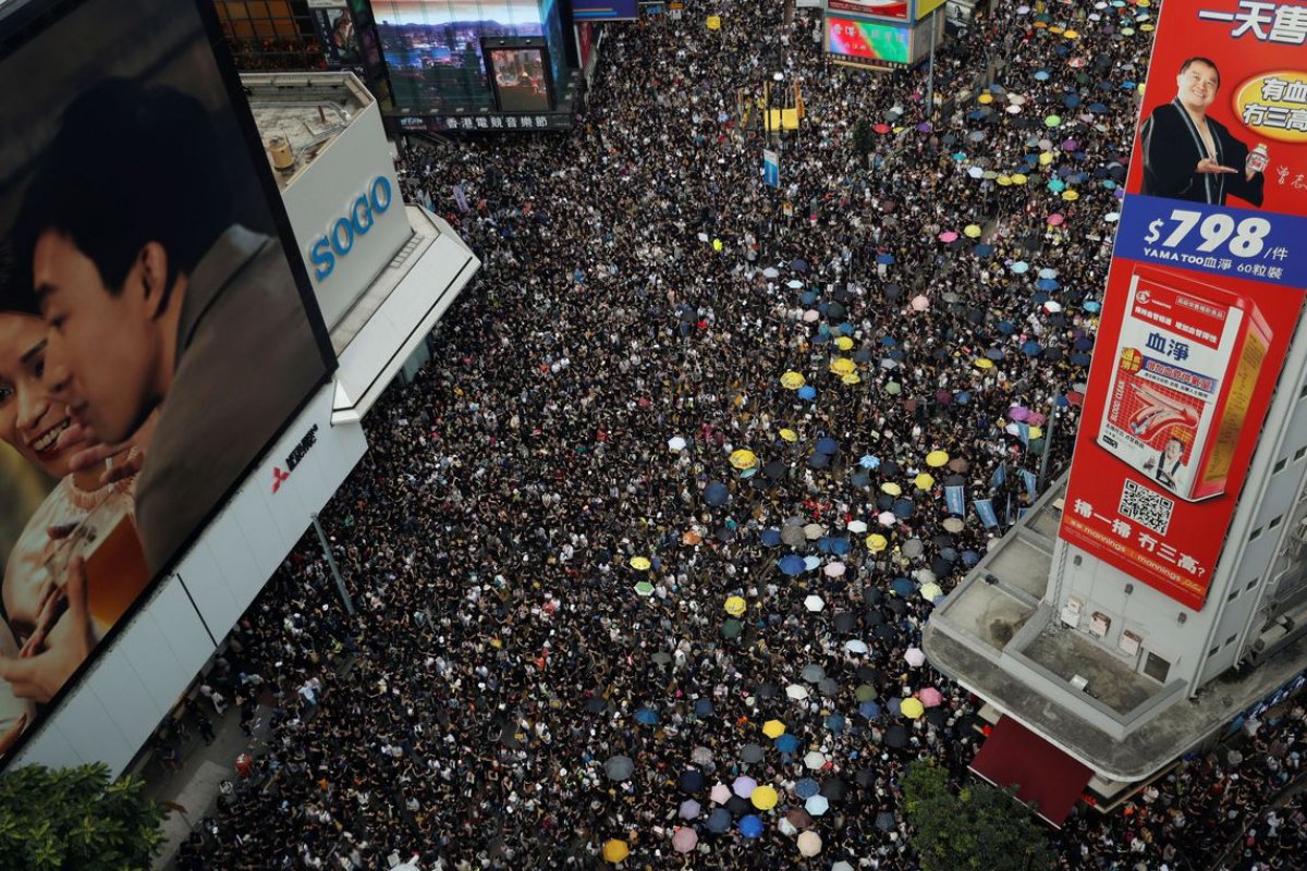 Professores se juntam e protestam em Hong Kong