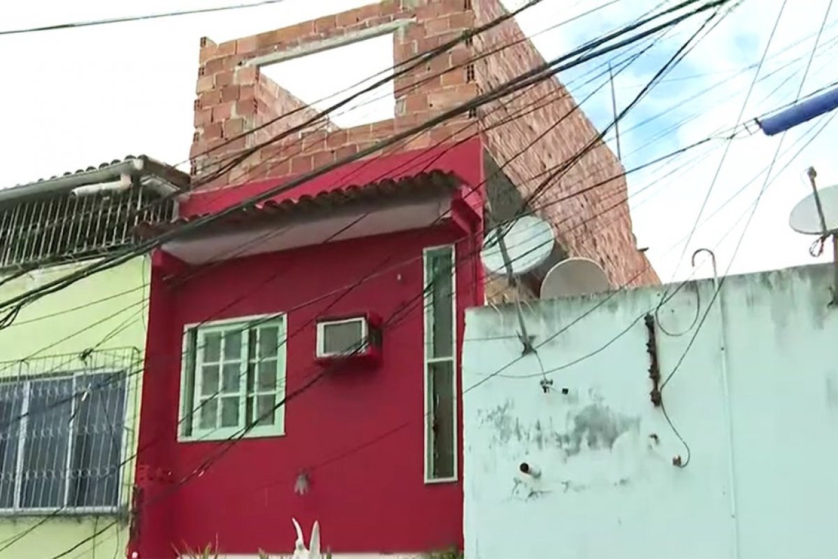 Homem morre após cair de andaime no bairro de Brotas, em Salvador