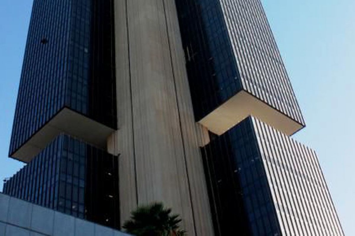 Segundo BC, saques superam depósitos e poupança tem saída recorde de recursos em janeiro