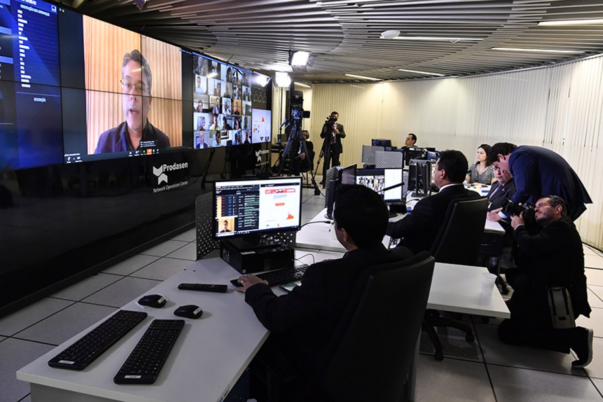 Congresso acumula sete projetos de lei a favor da retomada do auxílio emergencial