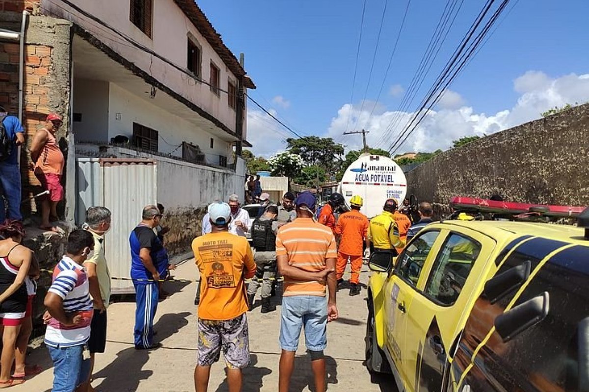 Após colisão, mãe e filha morrem atropelada por caminhão-pipa em Maceió