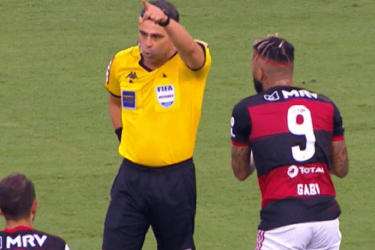 Gabigol é punido pelo STJD por expulsão em partida contra o Bahia
