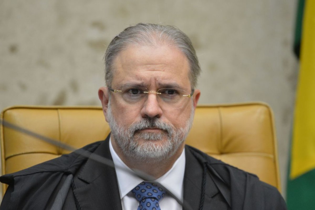 Aras diz que ao STF que abriu oito apurações preliminares sobre gestão de Bolsonaro durante pandemia