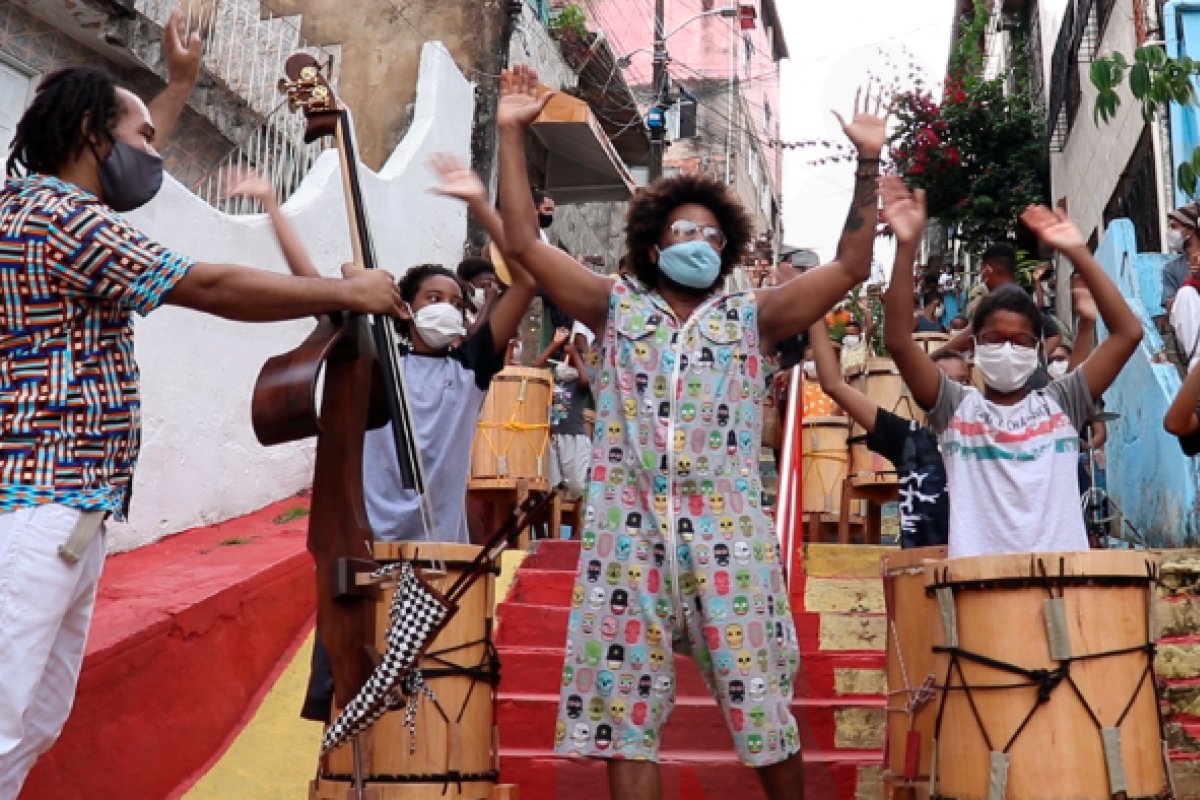 Neste domingo (7), clipe “Tabuleiro” tem primeiro lançamento com projeção no Engenho Velho da Federação