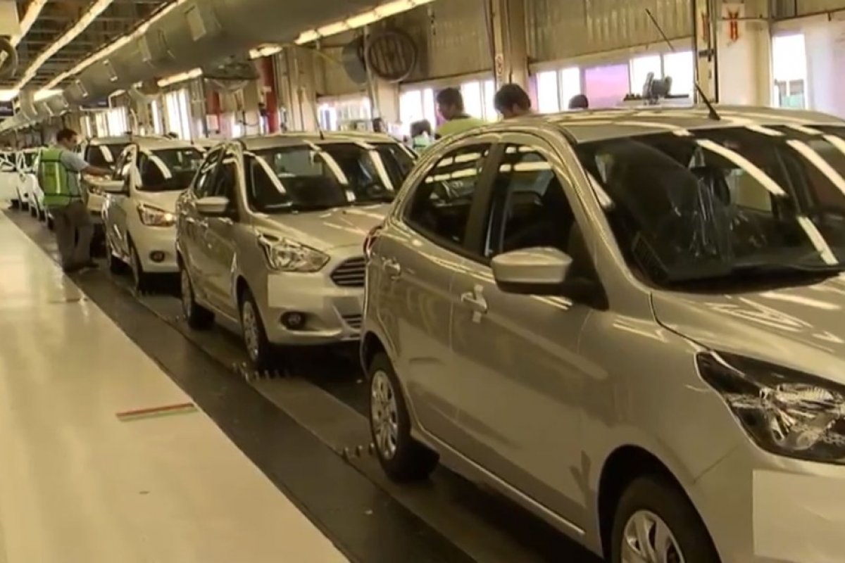 Justiça proíbe demissão de funcionários da Ford em fábrica de Camaçari, RMS