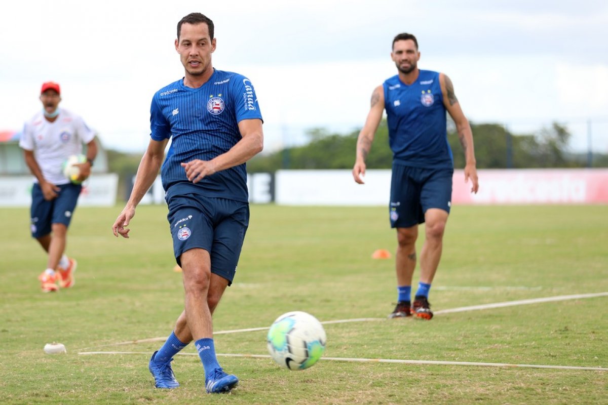 Em confronto direto e no Z-4, Bahia precisa vencer Goiás nesta noite na Fonte Nova