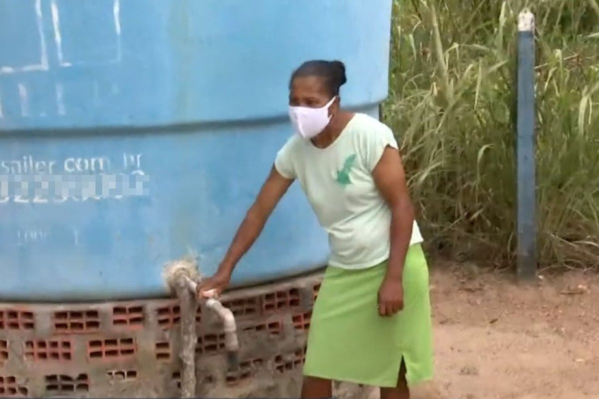 Feira de Santana: moradores de povoado esperam carro-pipa há mais de 20 dias