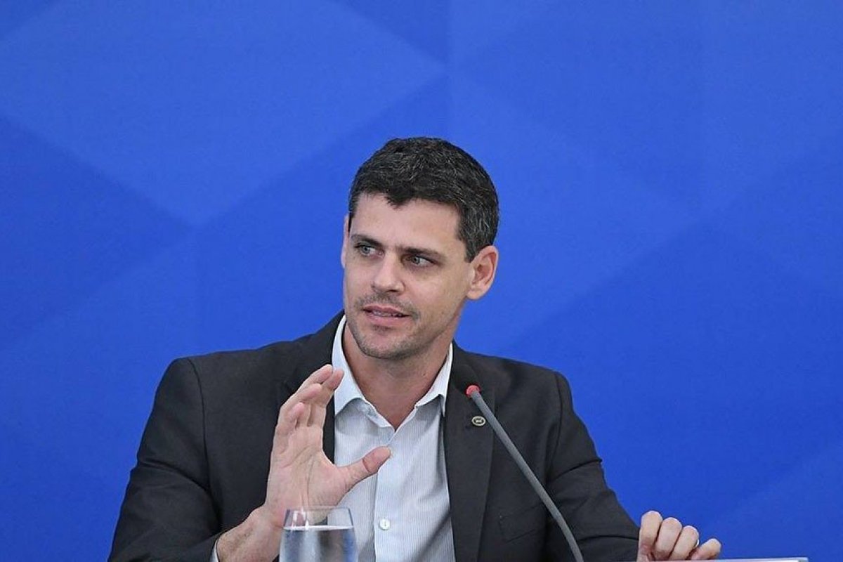 Governo prepara “cláusula de calamidade” para voltar a pagar auxílio emergencial