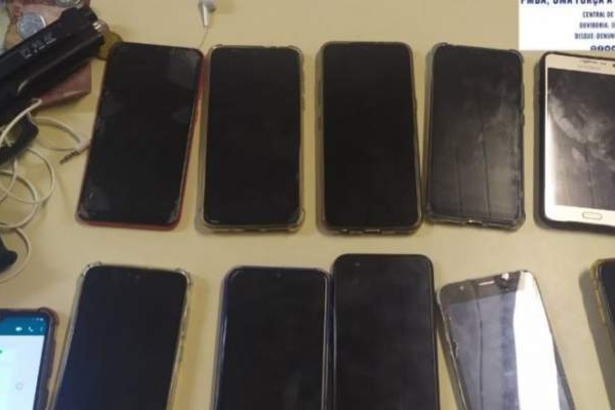 Assaltantes são presos em flagrante com dezena de celulares em Camaçari