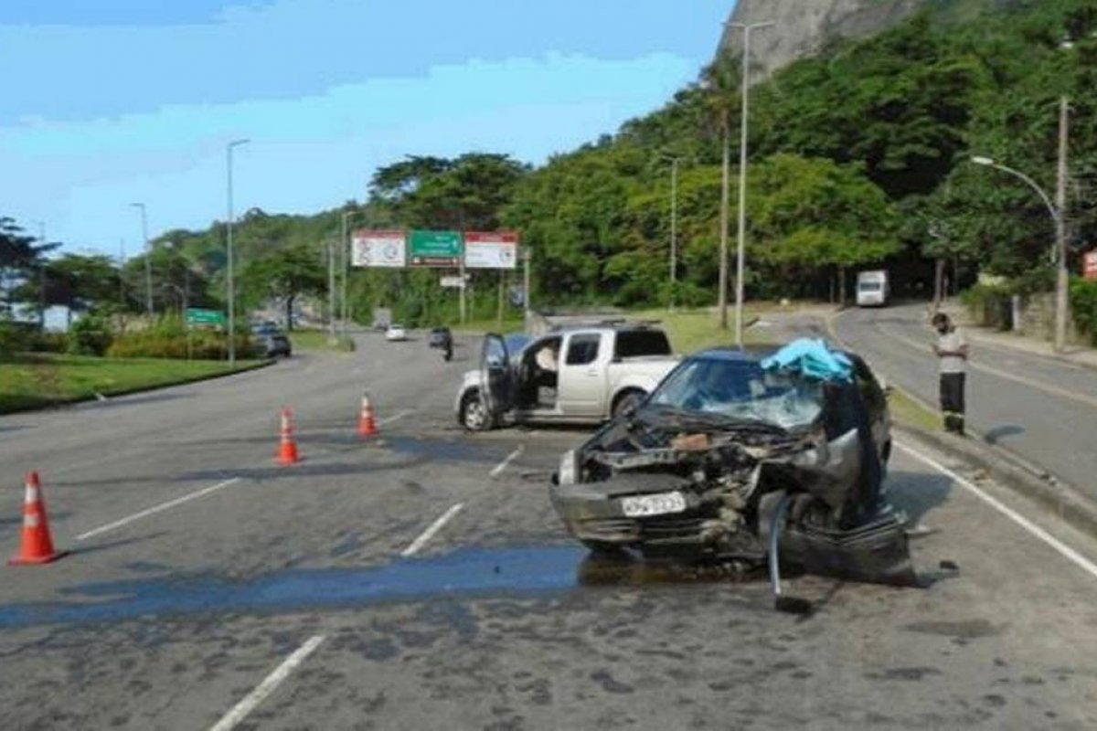 Surfista que matou militar em batida de carro consumiu mais de R$ 800 em vodka e energético antes do acidente