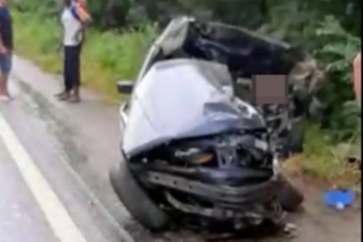 Colisão entre veiculos no sul da Bahia deixa quatro pessoas da mesma família mortas