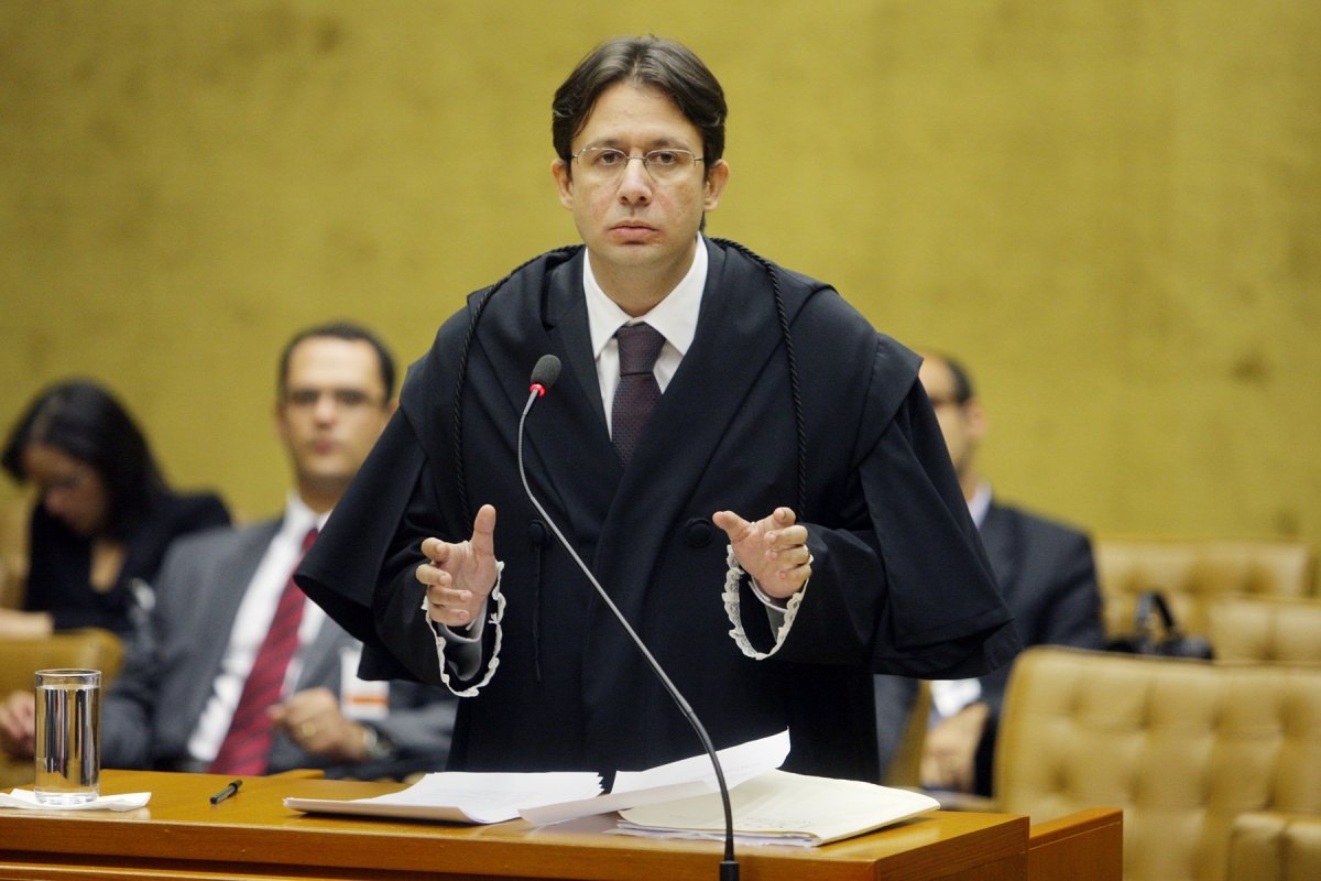 Presidente da OAB reage negativamente sobre reembolso de desembargadores do DF por internet e teledone móvel