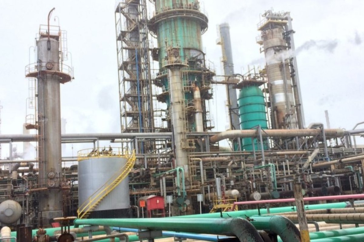 Petrobras vende refinaria RLAM e os ativos associados na Bahia