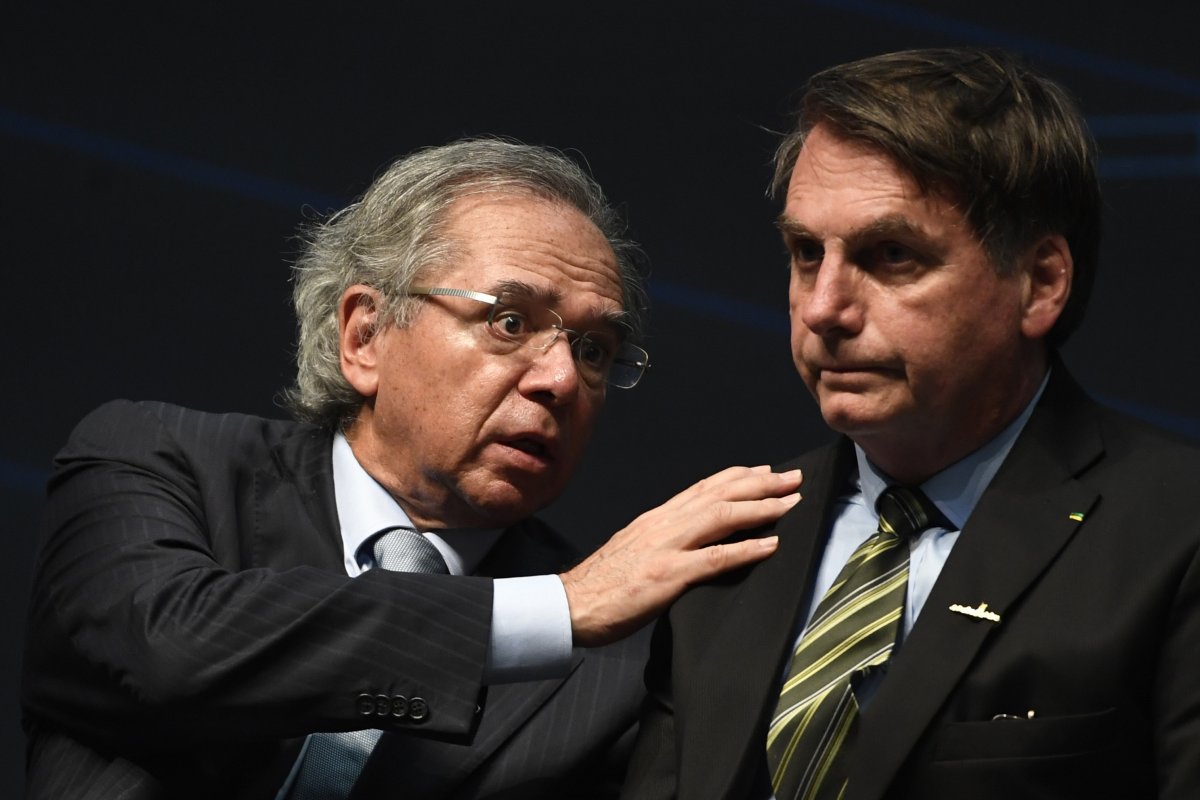 Bolsonaro admite que governo discute nova rodada do auxílio e mas diz que o benefício tem um "limite"