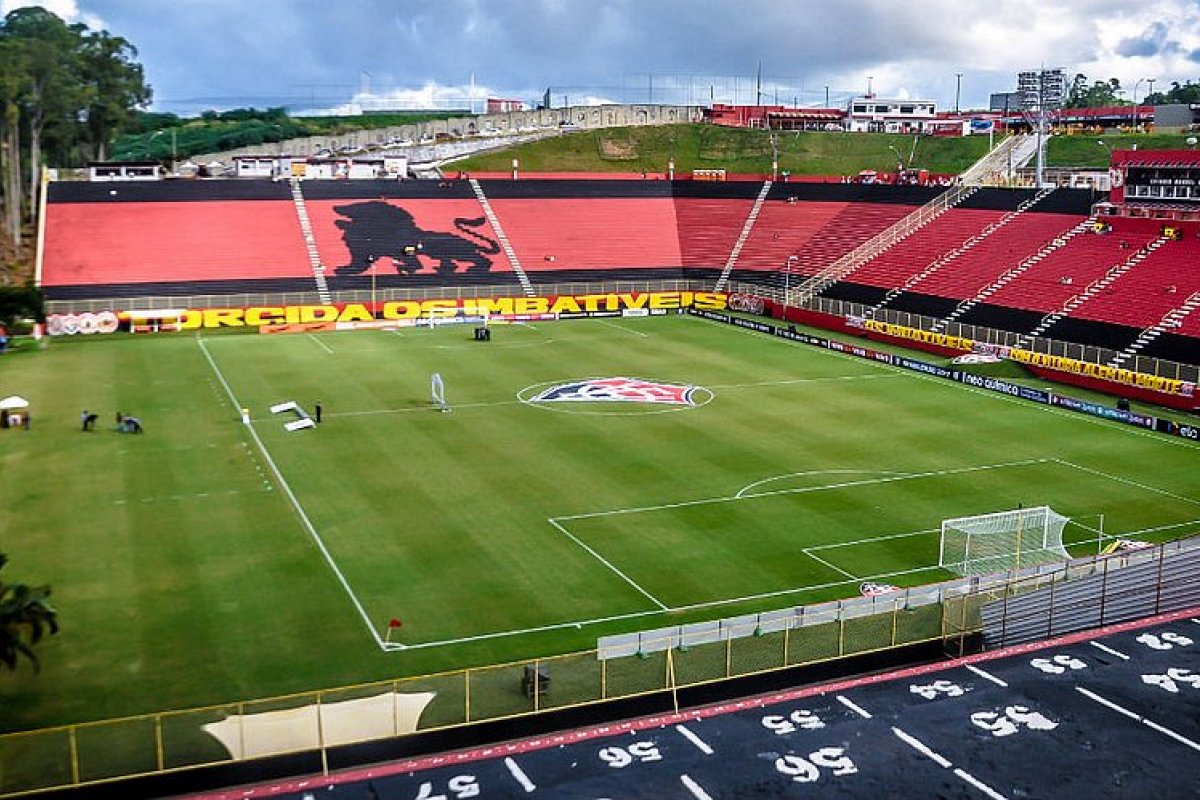 Após uma semana de folga, elenco do Vitória se reapresenta e faz exames para covid-19