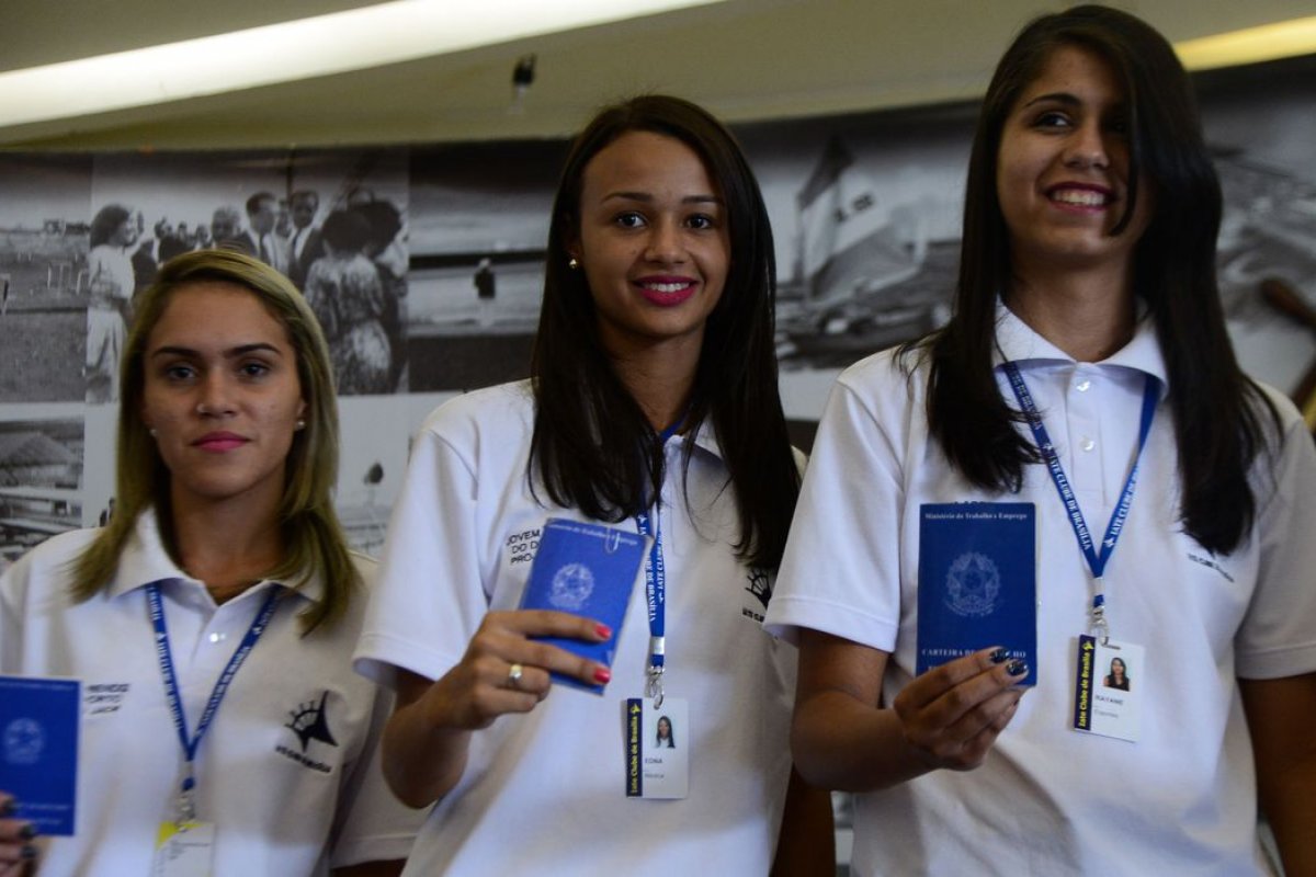 Indústrias têm 61,2 mil vagas para jovens aprendizes