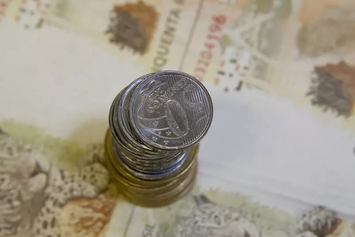 Dieese aponta que salário mínimo deveria ser de R$ 5.495,52