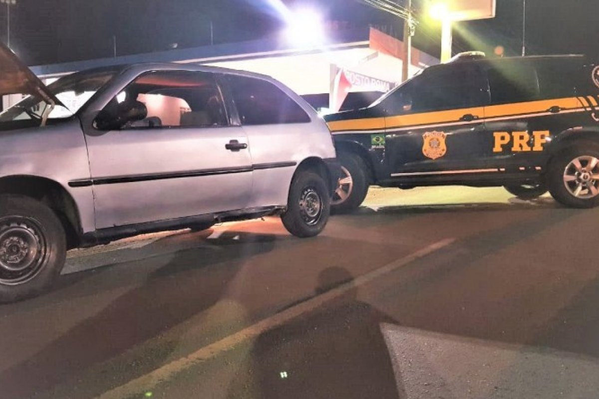 Carro roubado é recuperado em Jequié