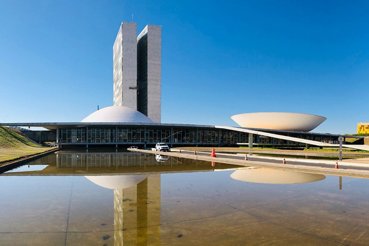 Congresso quer que volta do auxílio emergencial esteja fora do teto e sem corte de despesas