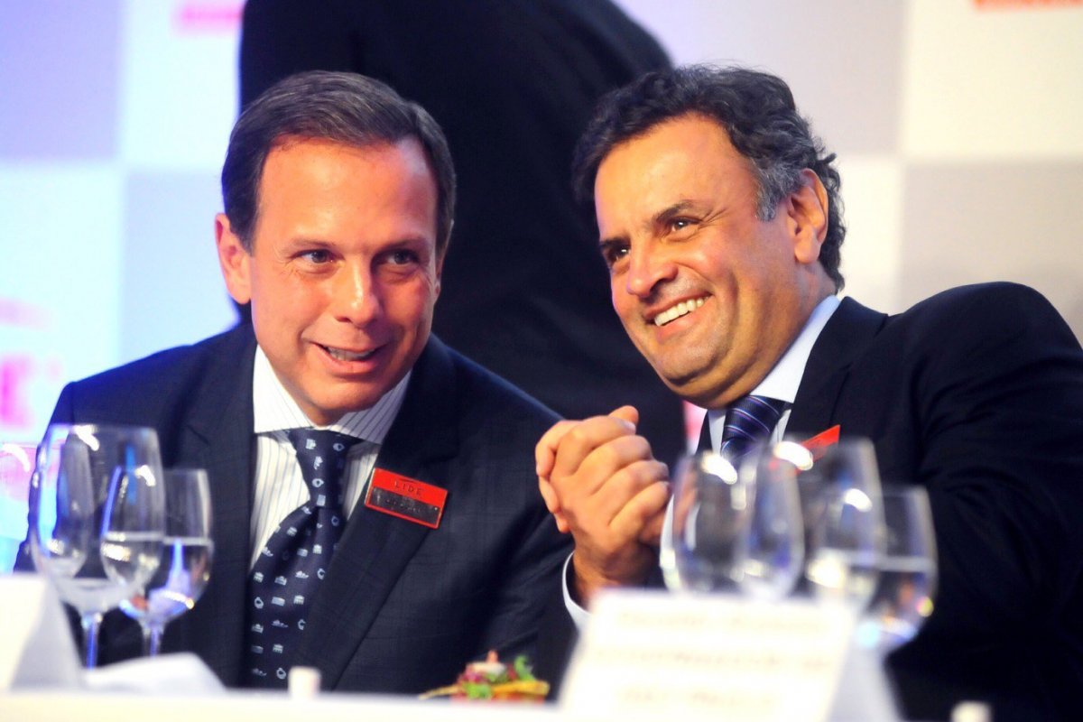 Doria pede afastamento de Aécio Neves do PSDB durante reunião com correligionários