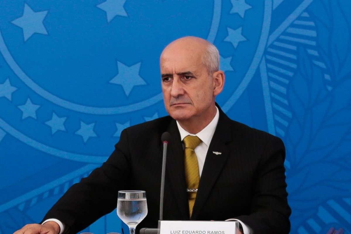 "Não me envergonho", diz ministro Ramos ao rebater críticas sobre aproximação com Centrão