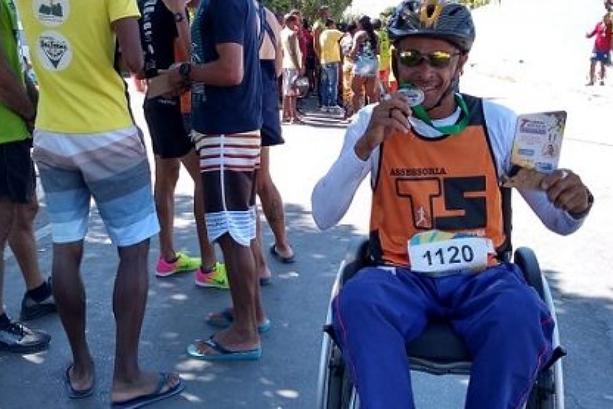 Paratleta morre atropelado após carro invadir pista de competição em município baiano