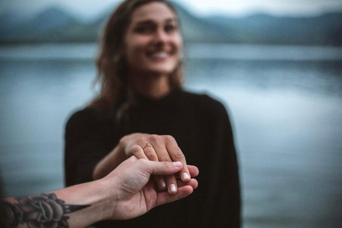 Sasha Meneghel está noiva