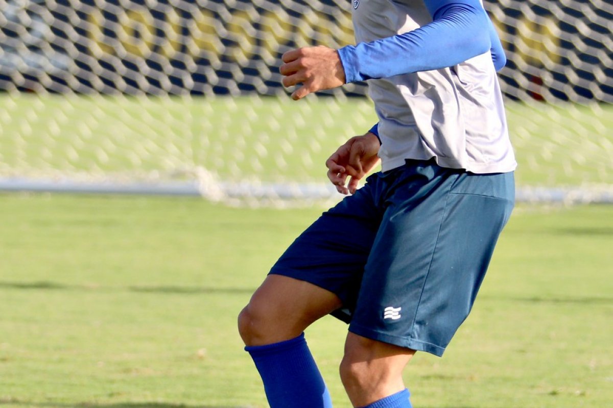 Recuperado de lesão, Matheus Bahia está pronto para lutar contra o rebaixamento 
