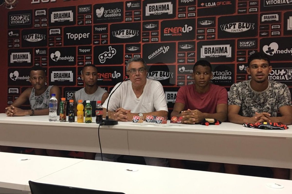 Vitória vive expectativa de voltar a contratar jogadores e reforçar time