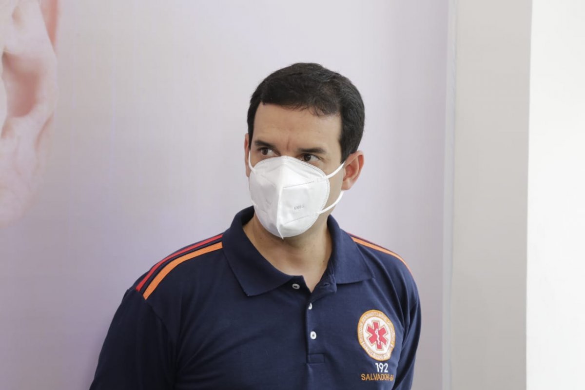 Leo Prates confirma falta de doses para dar continuidade ao plano de vacinação dos profissionais de saúde
