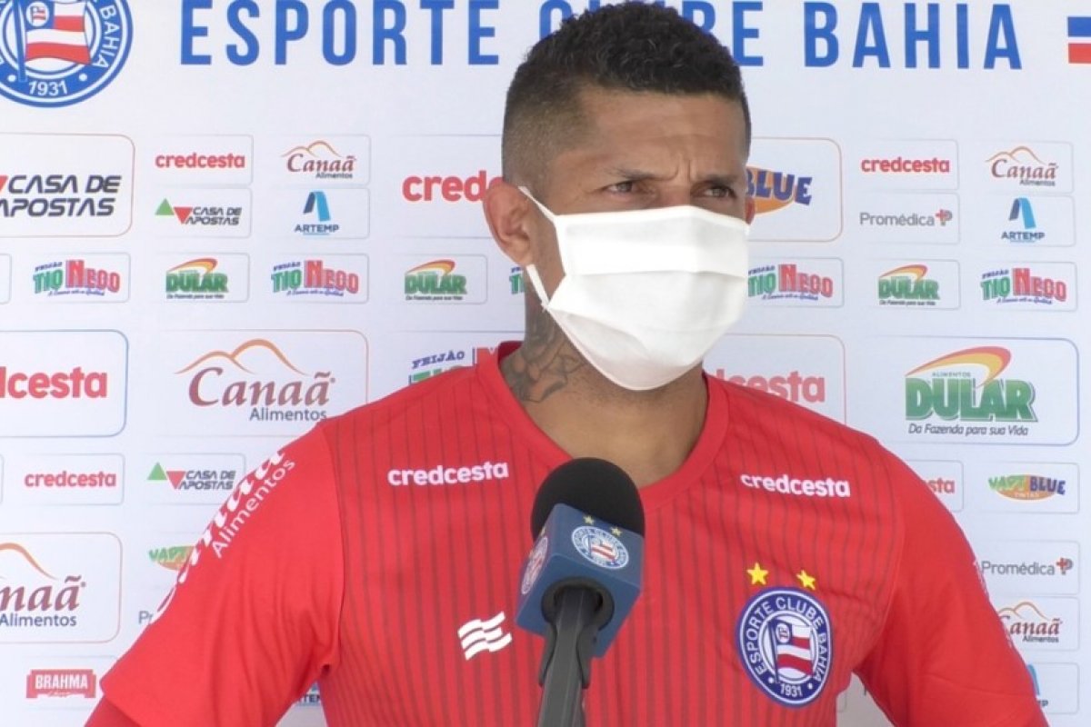 Após falhar nos últimos jogos, goleiro do Bahia é liberado para tratar problemas particulares
