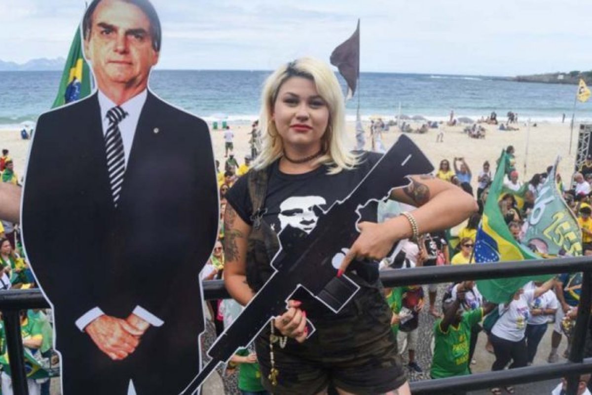 Sara Winter muda tom sobre defesa a Bolsonaro e diz "Nunca mais vão me ver gritando "mito"