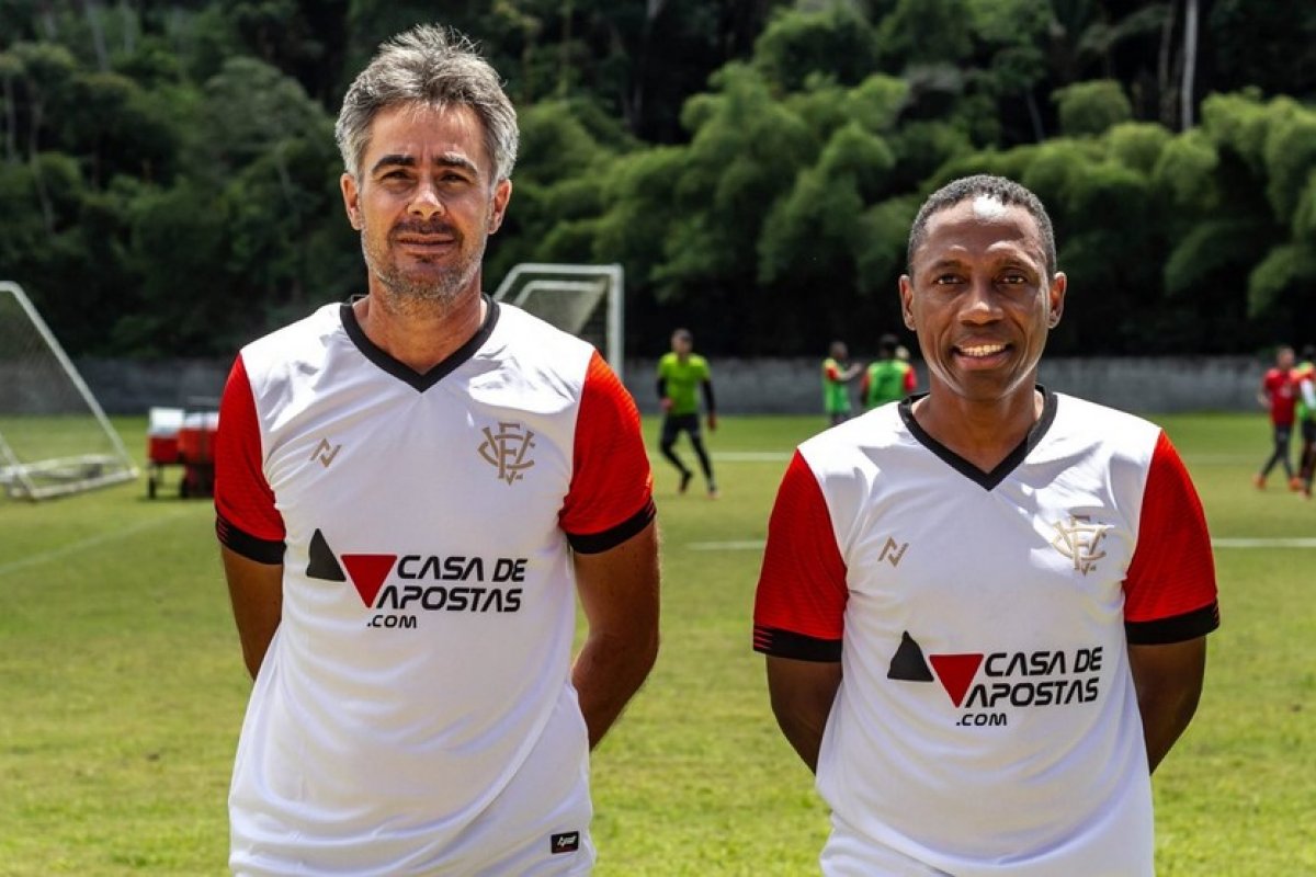 Ex-jogador, Paulo Isidório é anunciado como novo treinador do sub-20 do Vitória