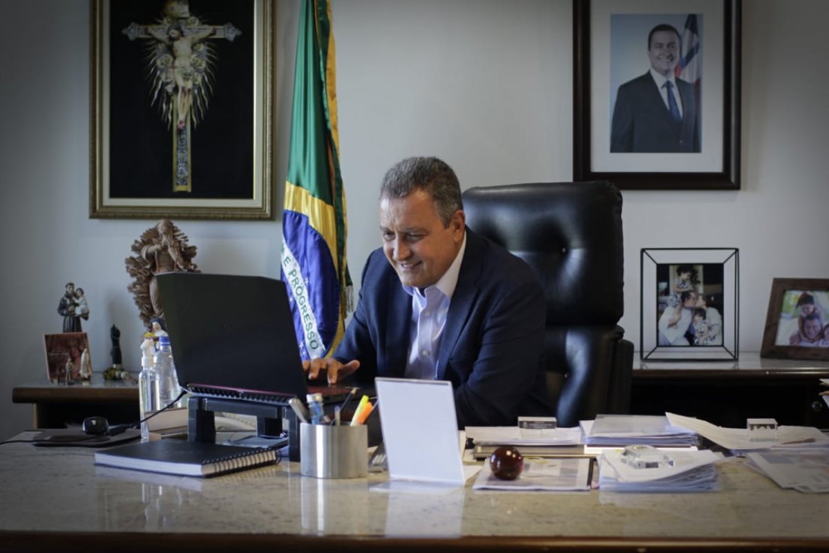 Covid-19: Rui Costa afirma que busca parceria com laboratórios para produção de vacina contra Covid-19