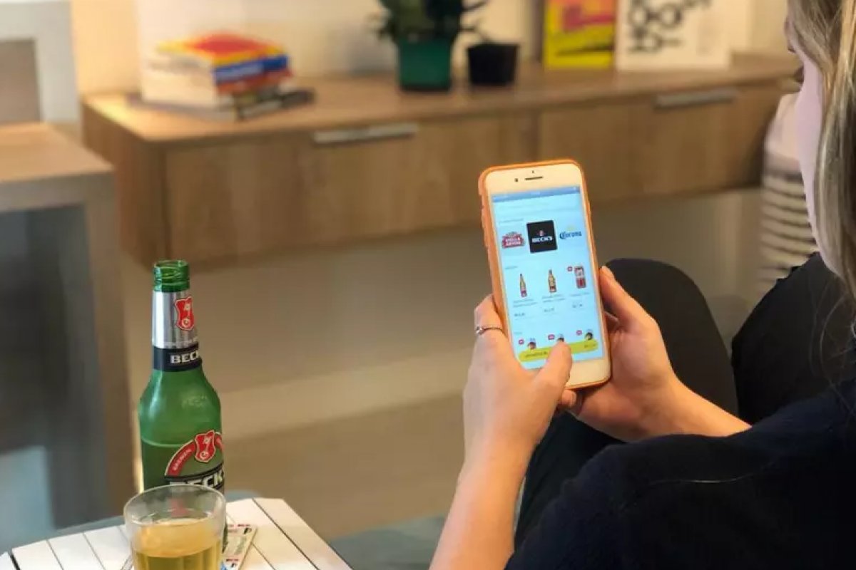 Ambev anuncia frete grátis em pedidos de bebidas no Carnaval; veja como funciona