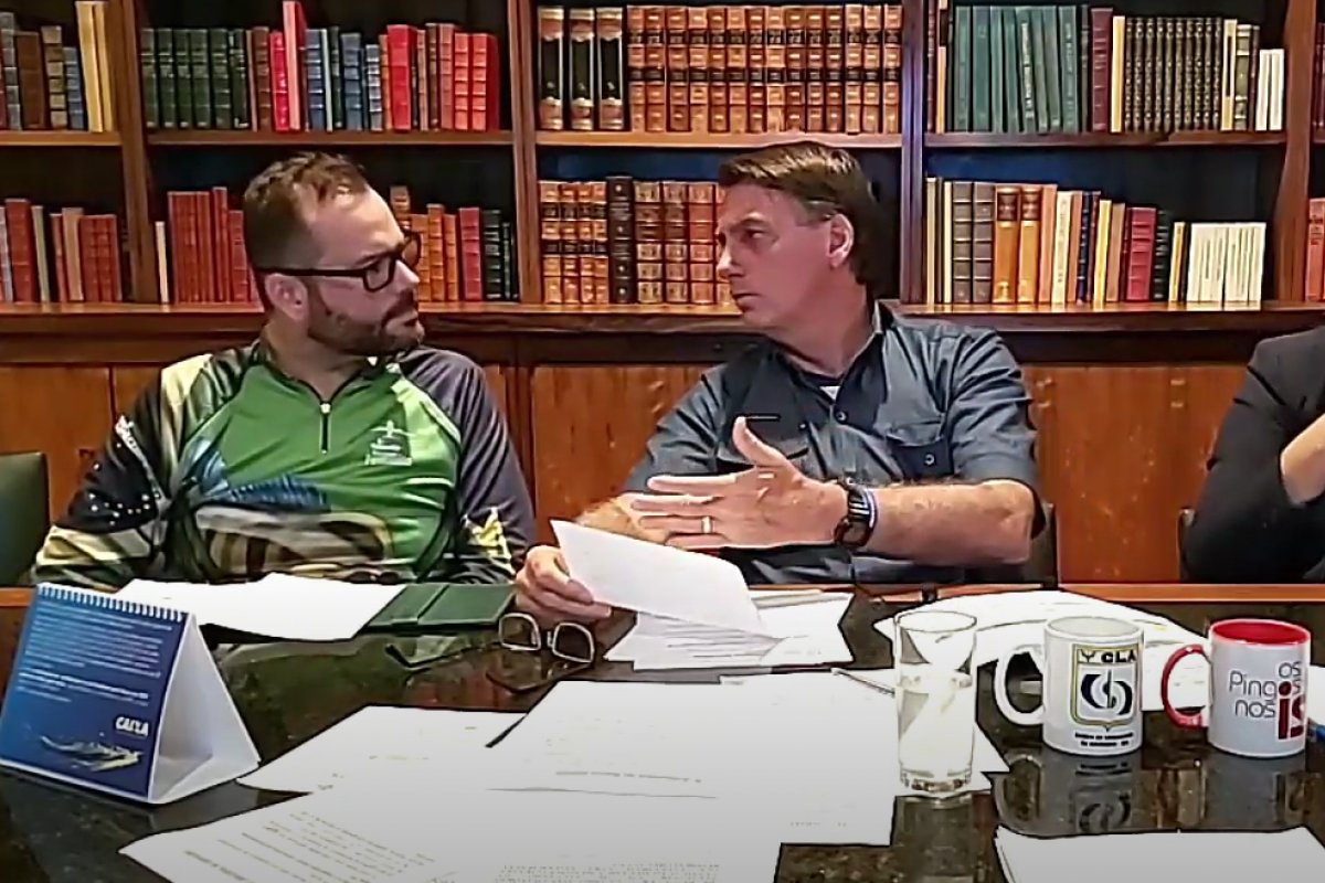 Bolsonaro quer importar de Israel spray contra o câncer para tratar covid