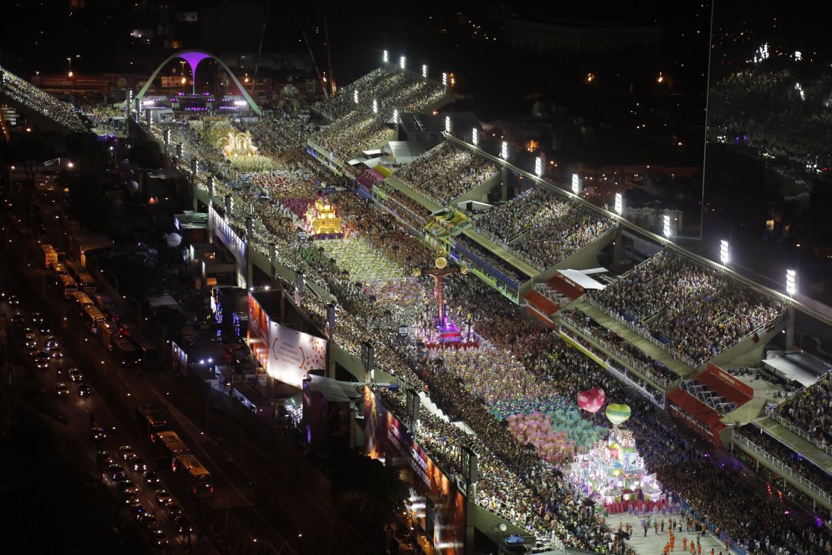 Sambódromo do Rio terá iluminação especial em homenagem às vítimas da Covid-19