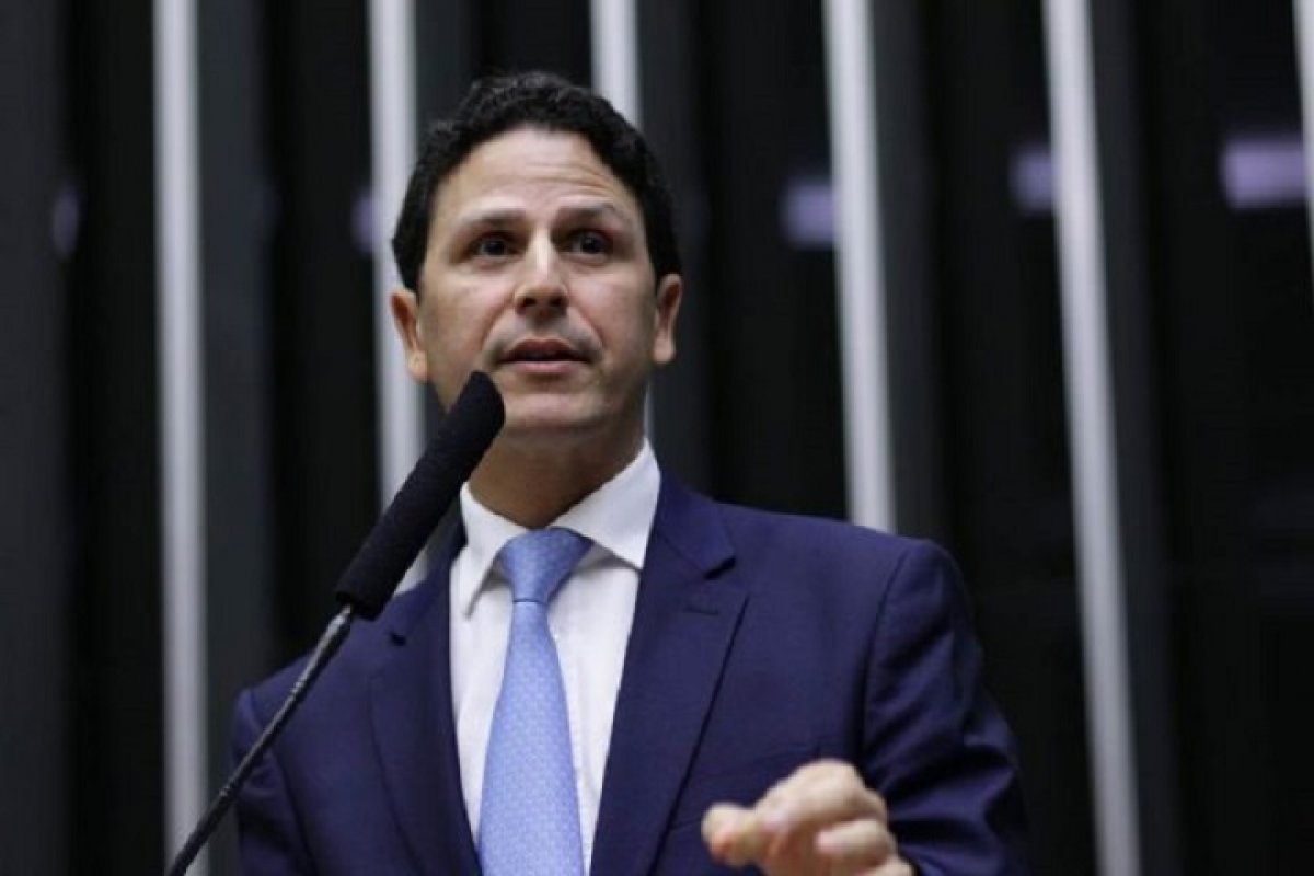 Bruno Araújo derrota Doria e é reeleito presidente do PSDB