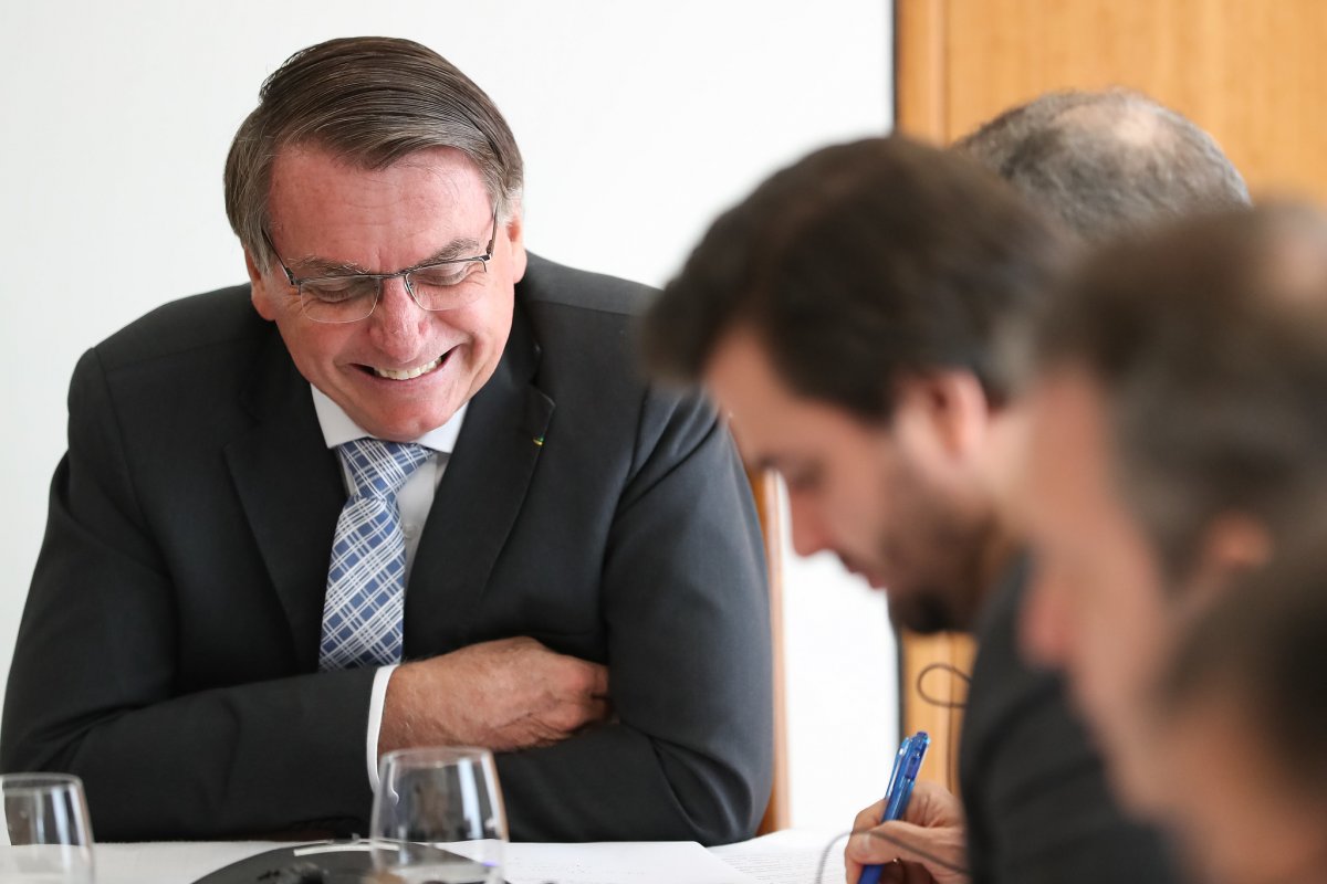 Auxílio Emergencial: Bolsonaro volta a falar sobre novas parcelas e orienta que população cobre dos governadores