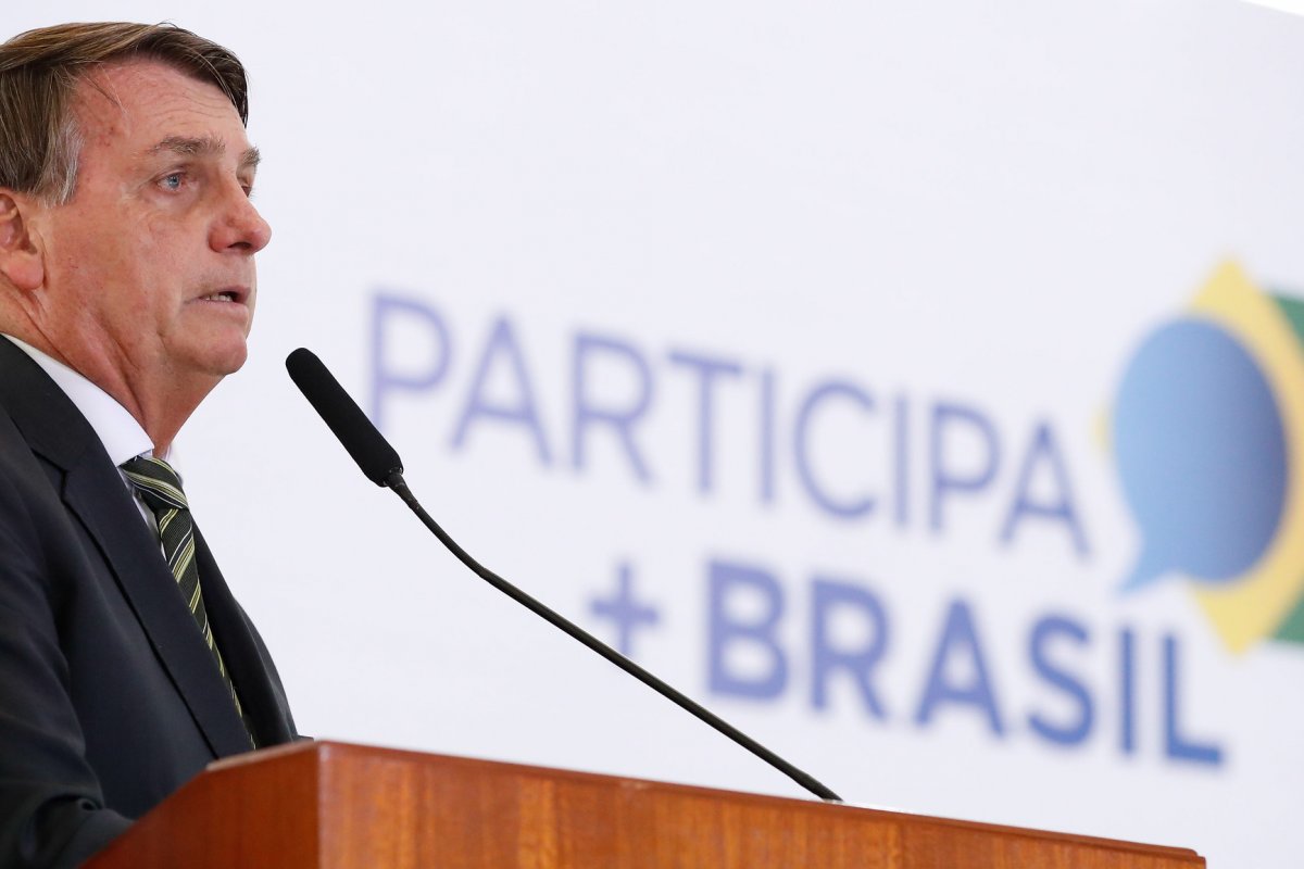 Bolsonaro fala em suspender Lei de Responsabilidade Fiscal para reduzir PIS/Cofins