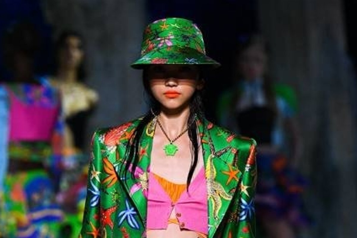 Versace fará desfile on-line