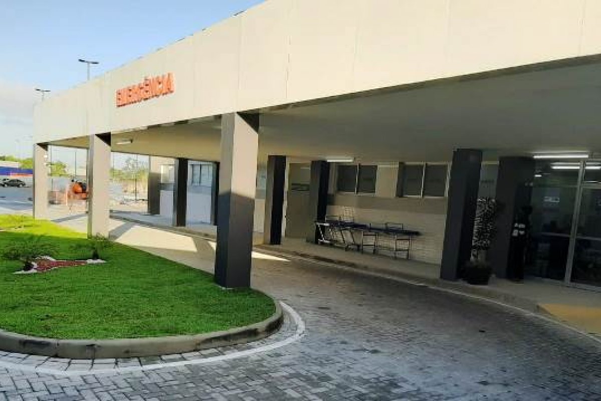 Jovem baleado morre após ficar mais de um mês internado em hospital de Feira