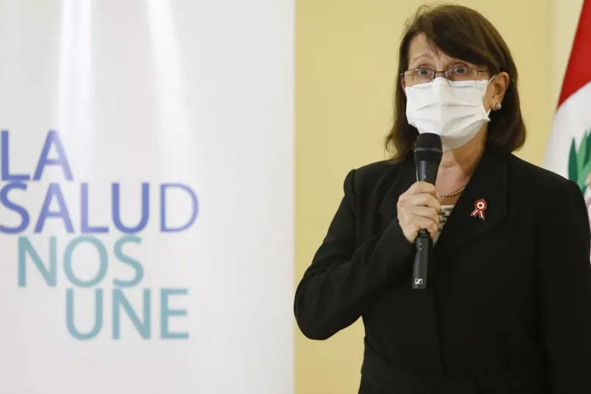 Ministra da Saúde do Peru renuncia após denúncia sobre vacinação de ex-presidente