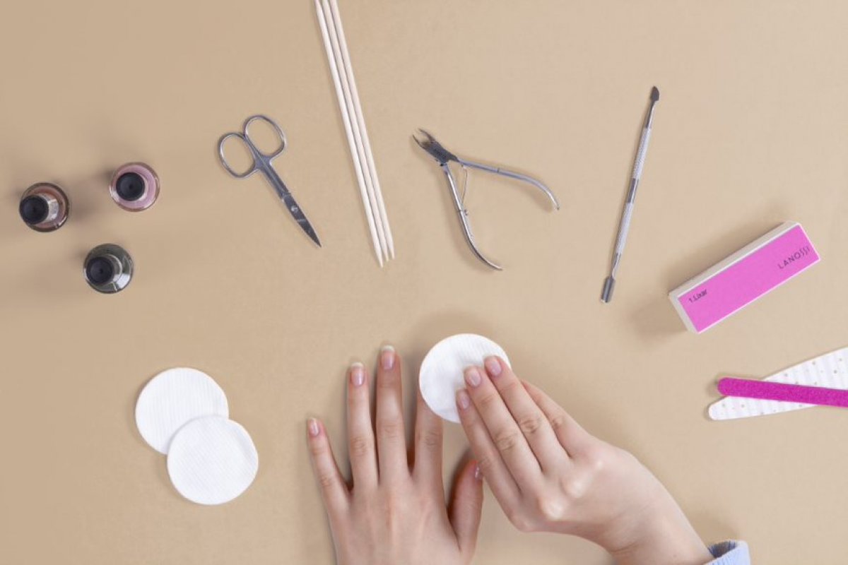 Cuidado com as unhas no verão exige atenção redobrada: confira 4 dicas valiosas