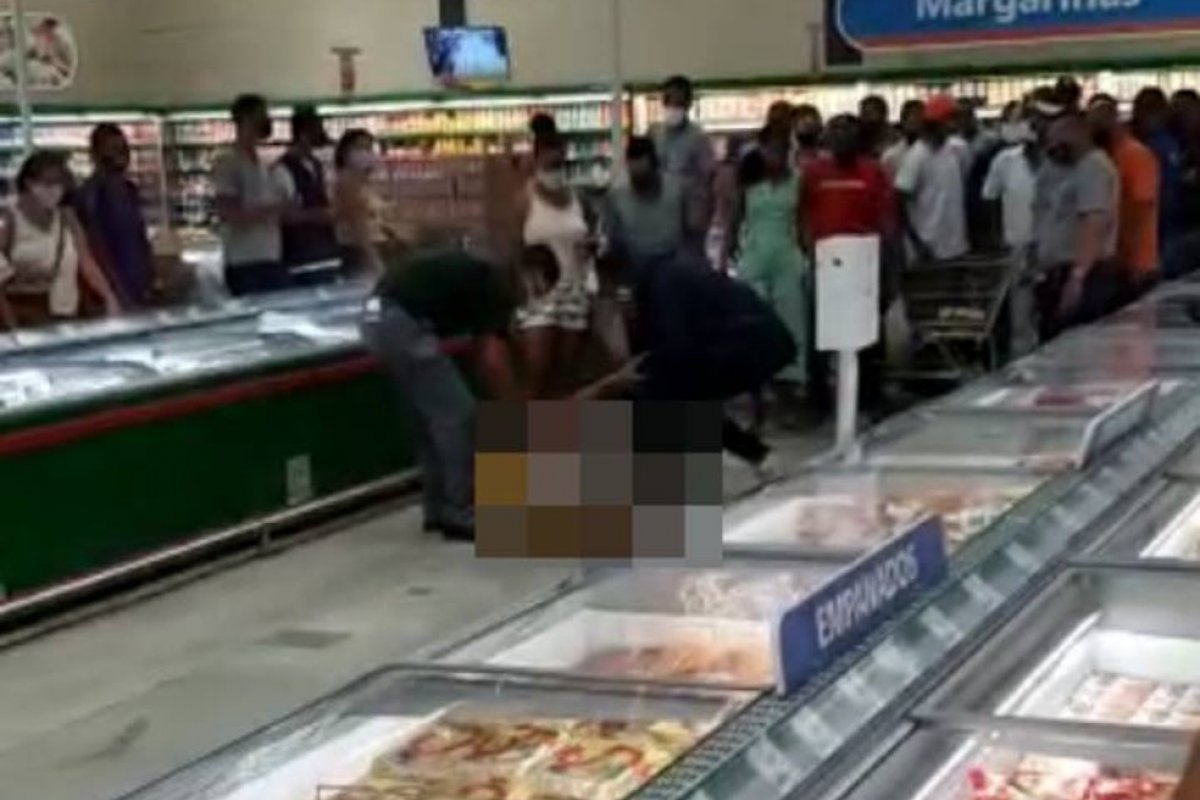Homem fica ferido após receber tiro dentro de supermercado em Salvador