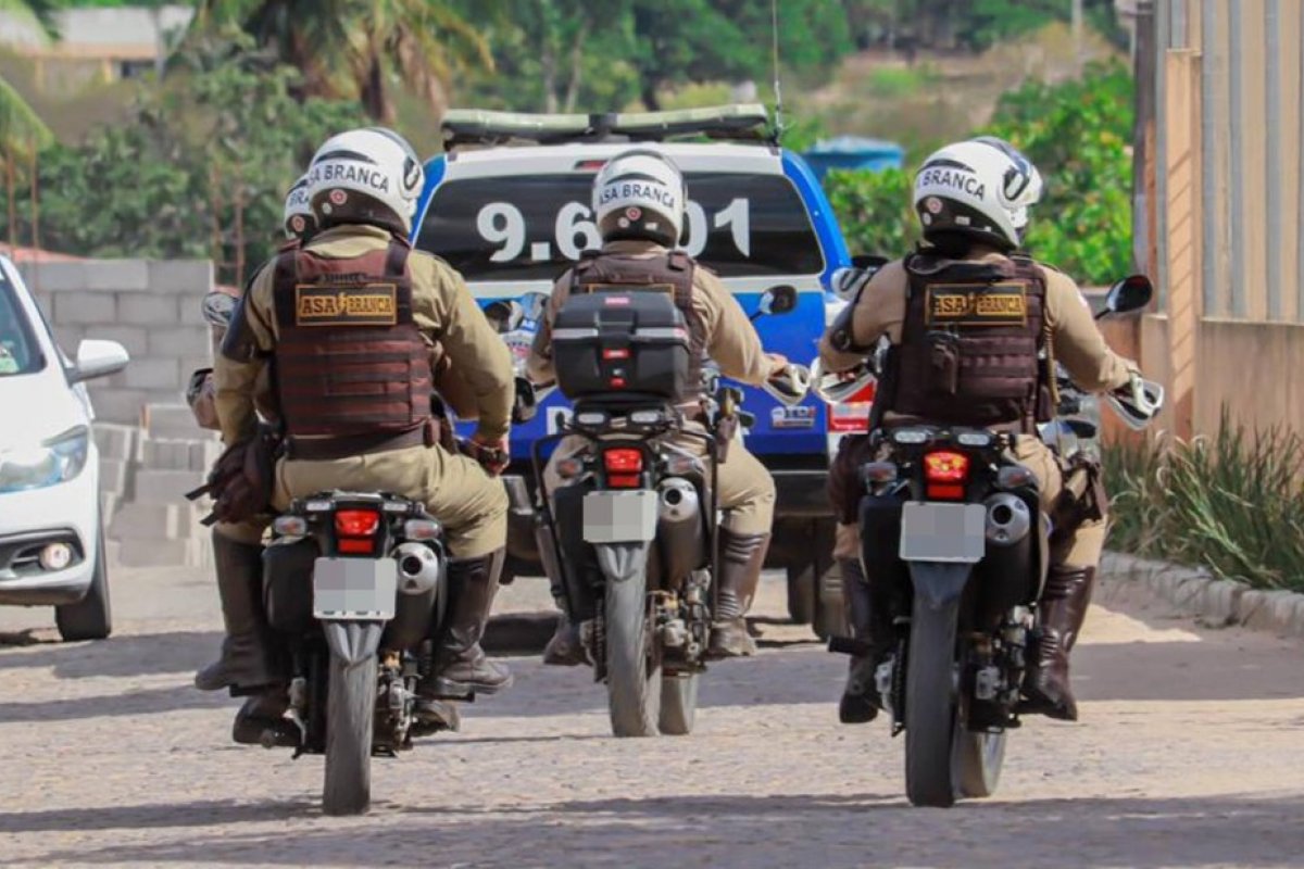 Nove suspeitos de tráfico de drogas são presos durante operação em Feira de Santana